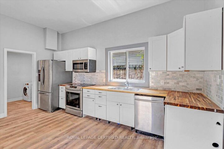 Property Photo: 176 Emerald Street N ON L8L 5K8