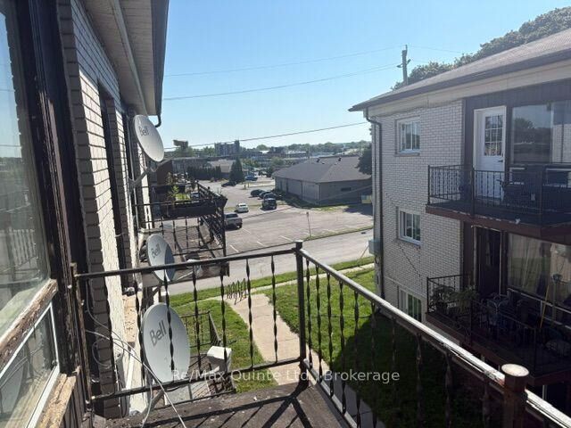 Property Photo: 174 Queen Street 6 ON K8V 4Y6