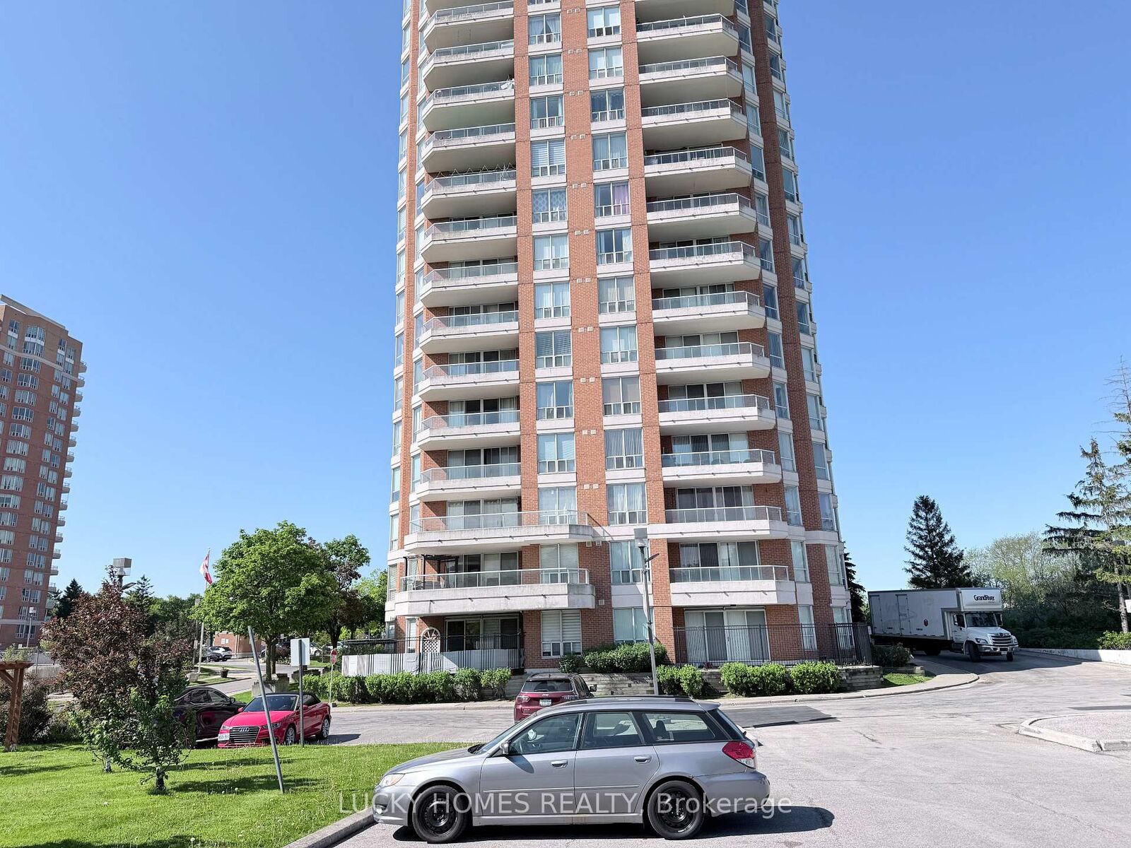 Property Photo: 430 McLevin Avenue NW 915 ON M1B 5P1