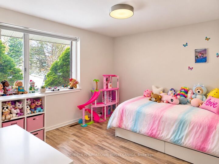 Property Photo: 10 Ternhill Crescent ON M3C 2E5