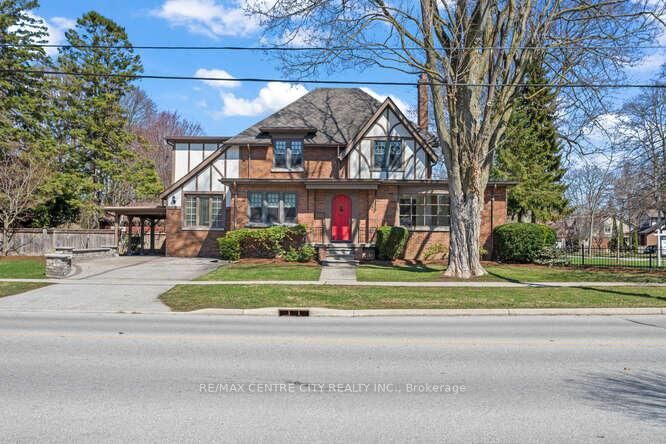 396 Victoria Street — photo 1