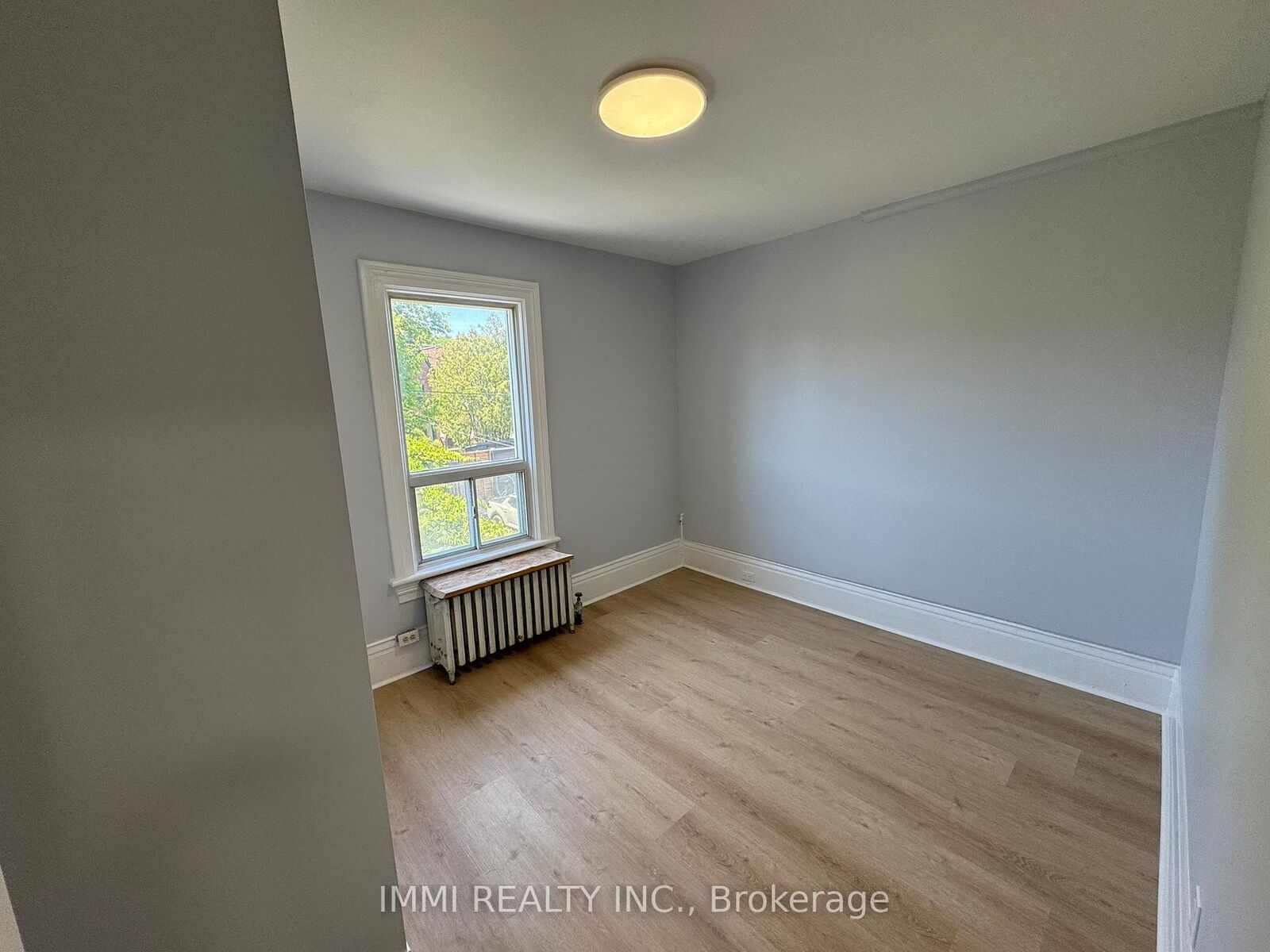 Property Photo:  618 Bathurst Street 203  ON M5S 2R1 