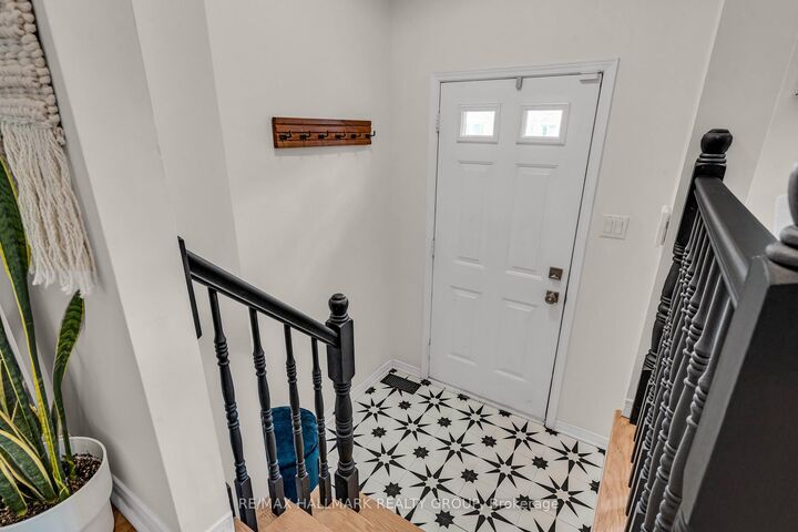 Property Photo:  10 Hintonburg Place 11  ON K1Y 4W6 