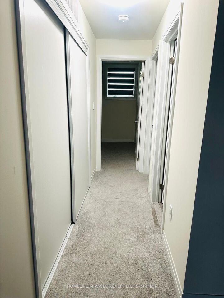 Photo de la propriété:  145 Tapscott Road 5  ON M1B 1E7 