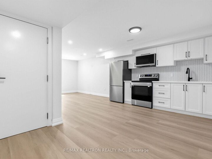 Property Photo: 51 Monarchy Street Bsmt ON L4M 7K1