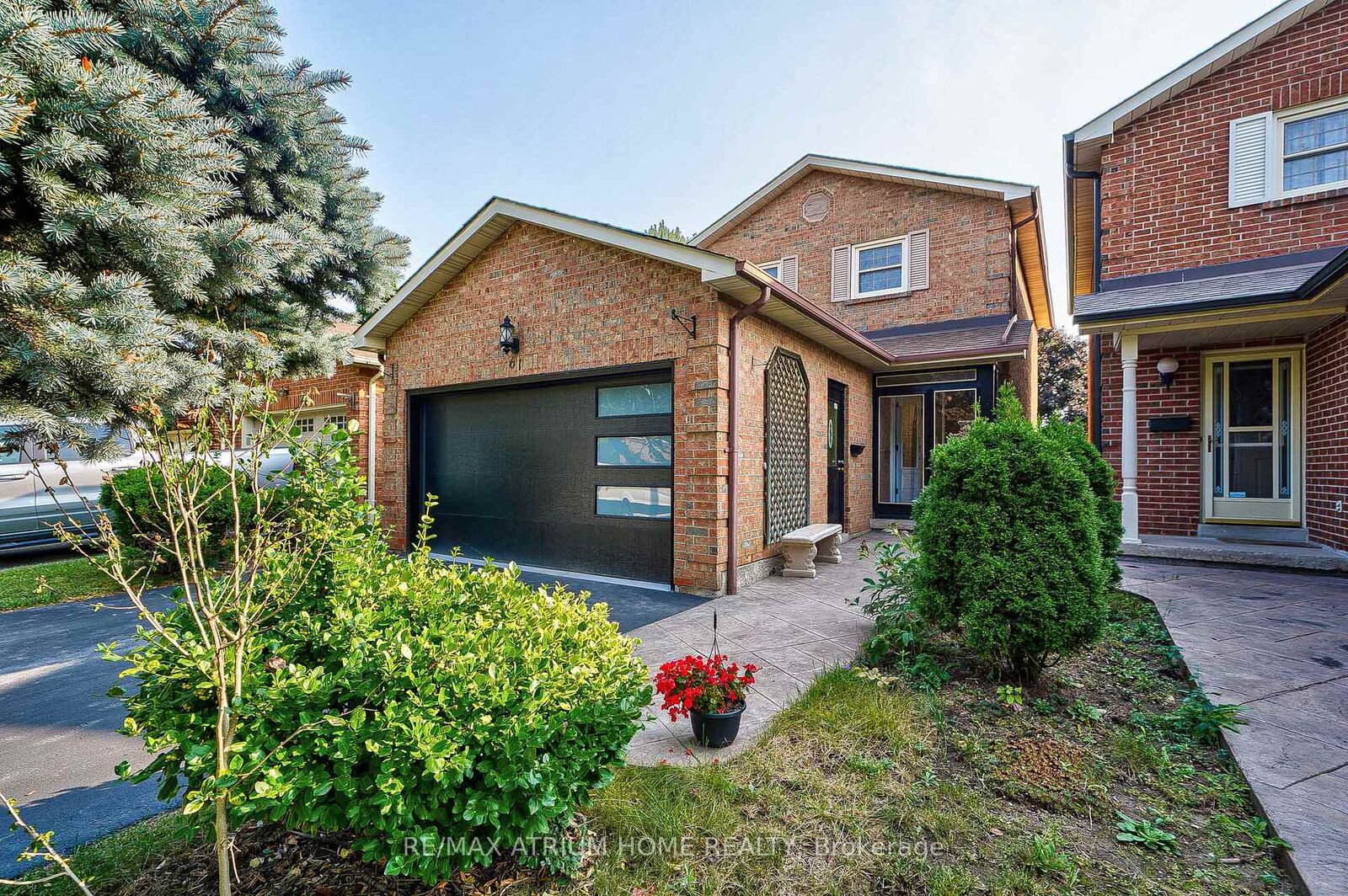Property Photo: 61 Trothen Circle ON L3P 4H3