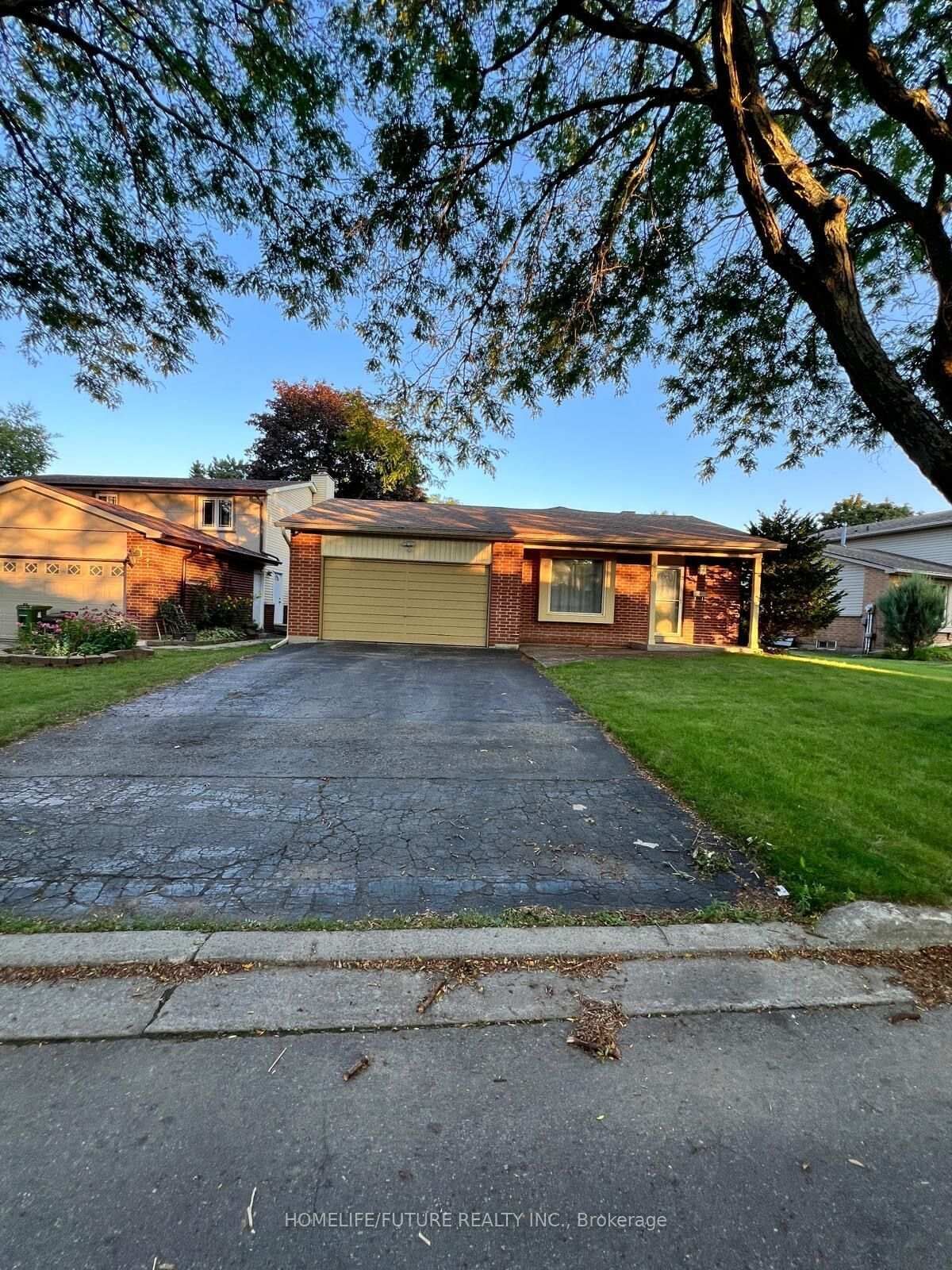 Property Photo: 48 Blacktoft Drive Main ON M1B 2M6