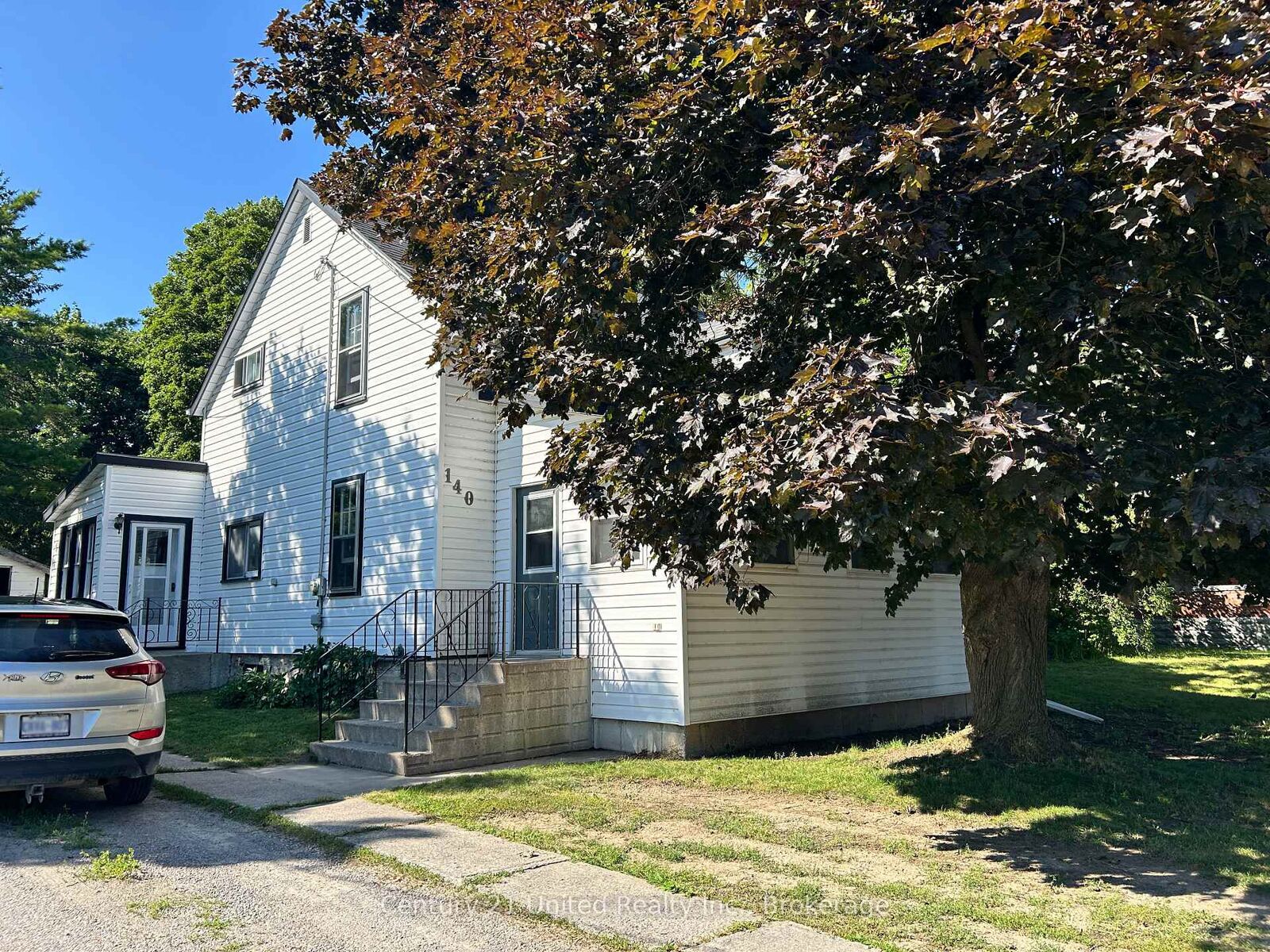 Property Photo: 140 Queen Street ON K0L 1L0