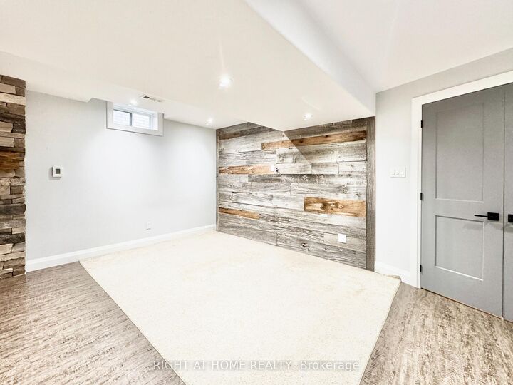 Property Photo: 20 Prince Of Wales Drive Lower ON L4N 0T5