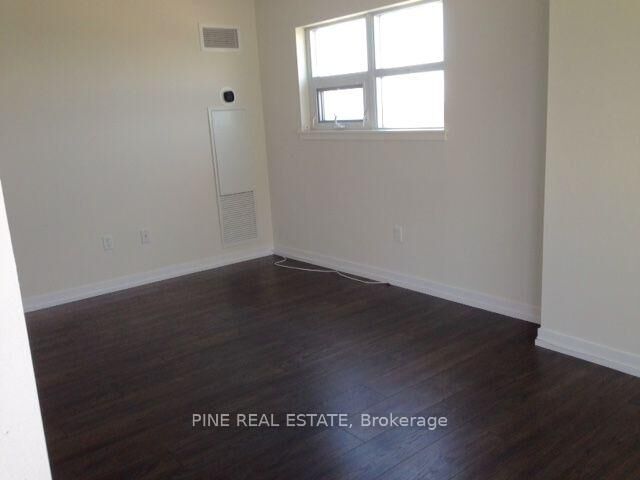Property Photo: 812 Lansdowne Avenue 1212 ON M6H 4K5