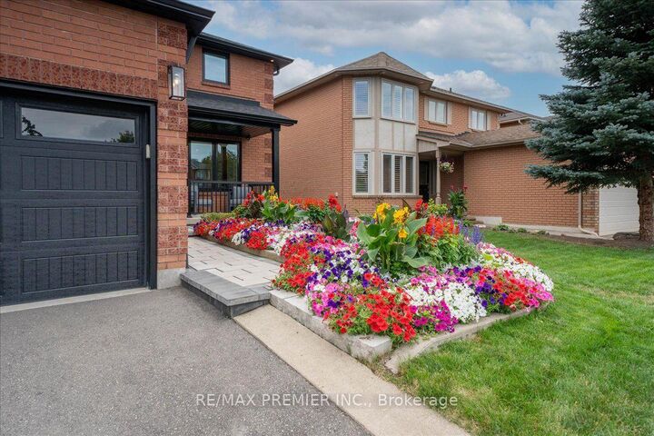 Property Photo: 23 Berrydown Drive ON L7E 1P9