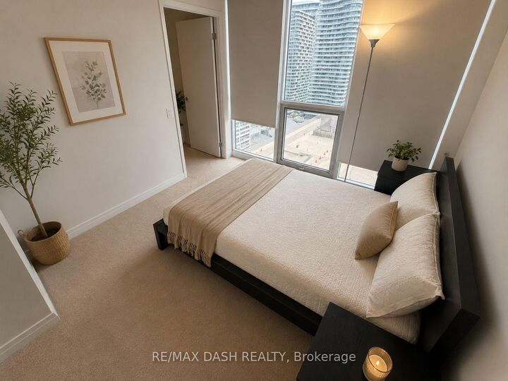 Property Photo: 25 Carlton Street 2702 ON M5B 1L4