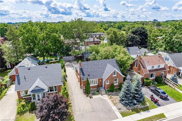 Property Photo: 557 Stirling Avenue S Main ON N2M 3J5