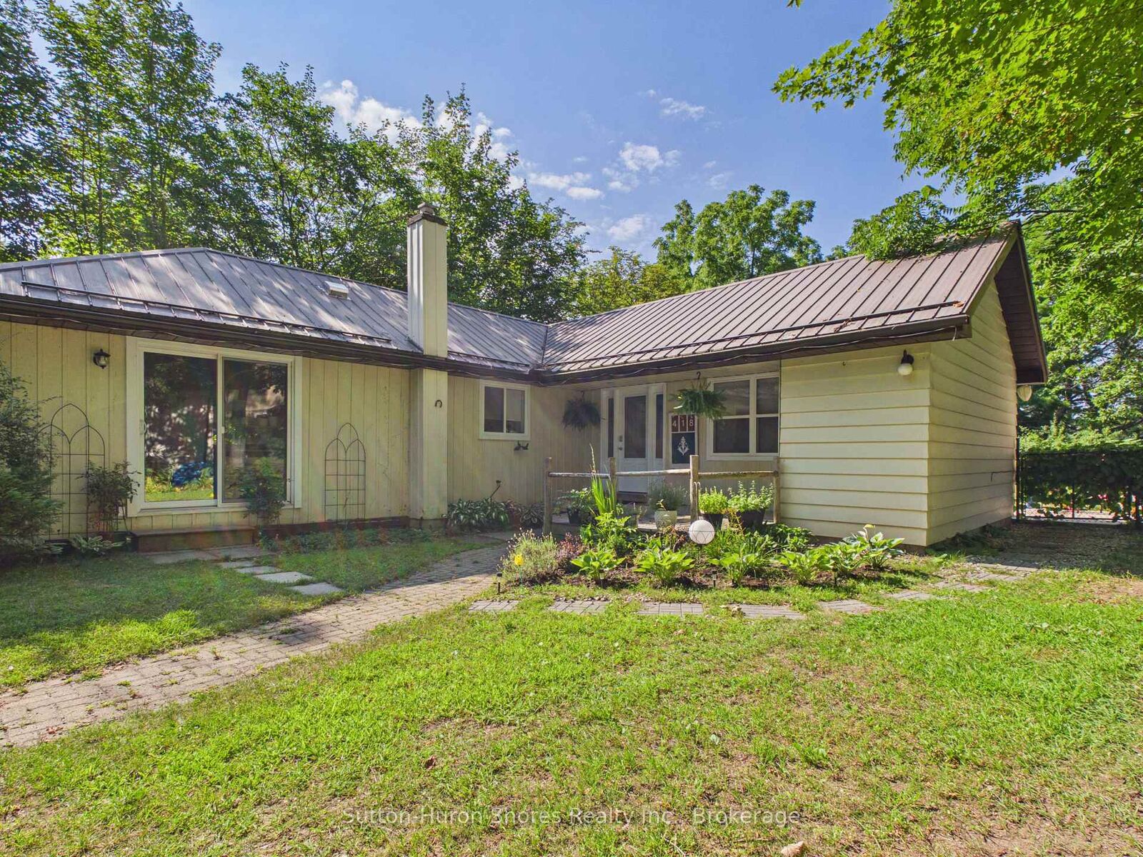 Property Photo:  418 Elgin Street  ON N0H 2C0 