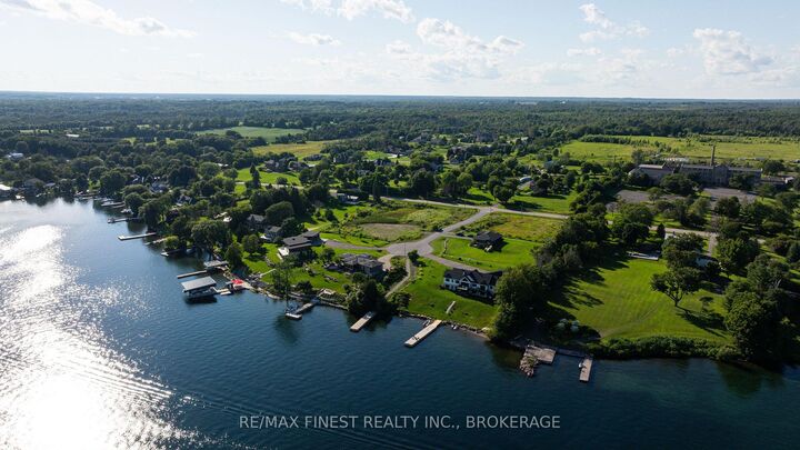 Property Photo: 1 Shoreside Way ON K6V 5T1