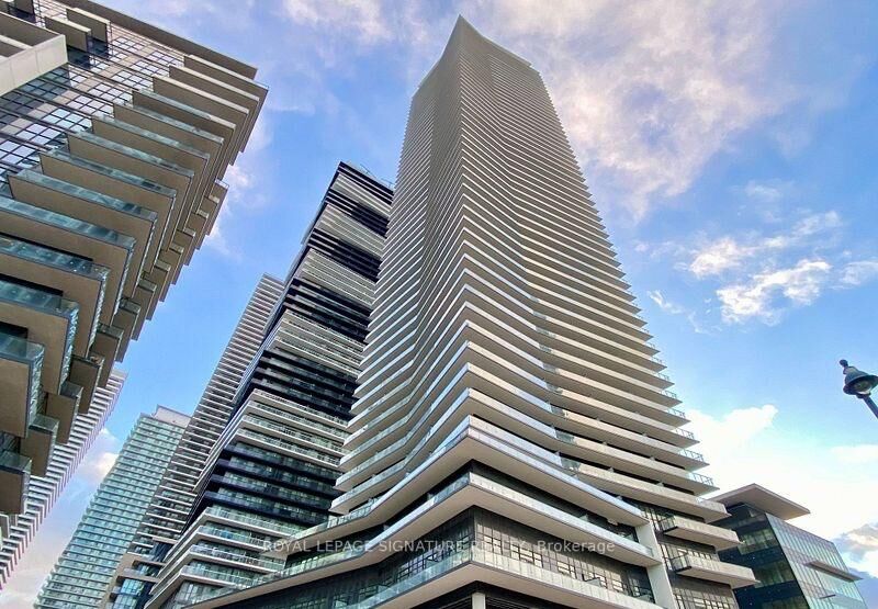 Property Photo: 38 Annie Craig Drive 705 ON M8V 0G9