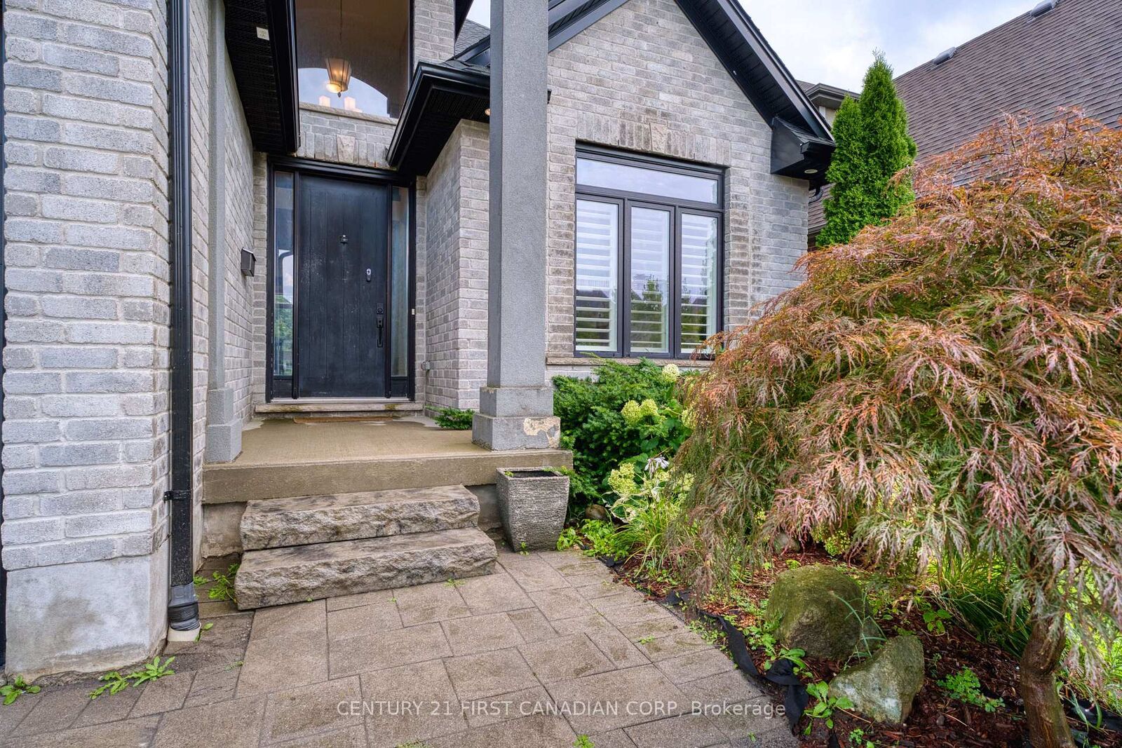 Property Photo: 1018 Medway Park Drive ON N6G 0E4