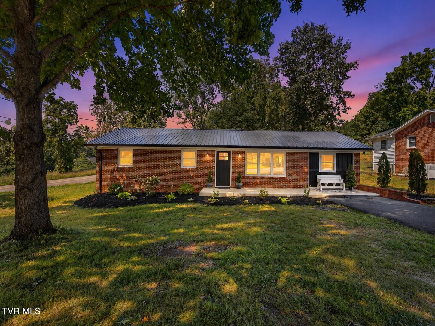 Property Photo:  1201 High Street  TN 37604 
