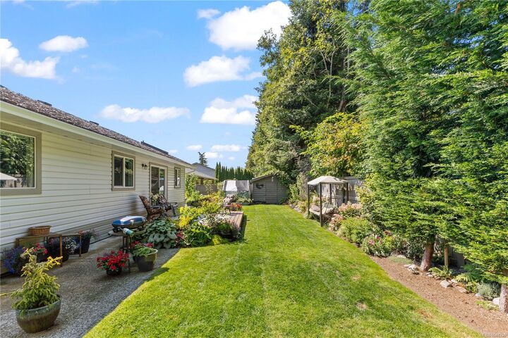 Property Photo: 32 Oregon Rd BC V9W 5T1