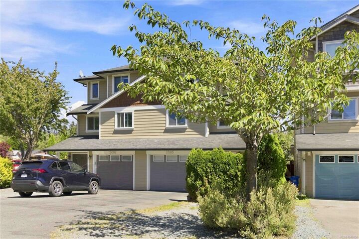 Property Photo:  2085 Solent Rd N  BC V9Z 0Z1 