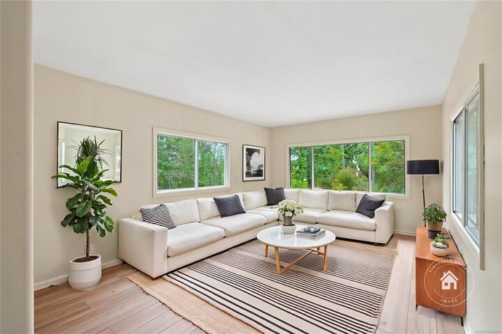 Property Photo:  470 Fourneau Way  BC V9P 2J7 
