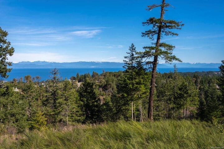 Property Photo:  7396 High Ridge Cres  BC V0R 2H0 