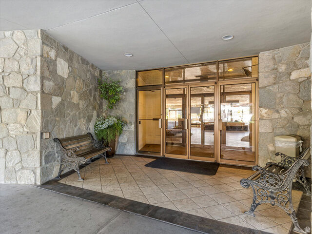 Property Photo: 241 N Vine St W 306 E UT 84103