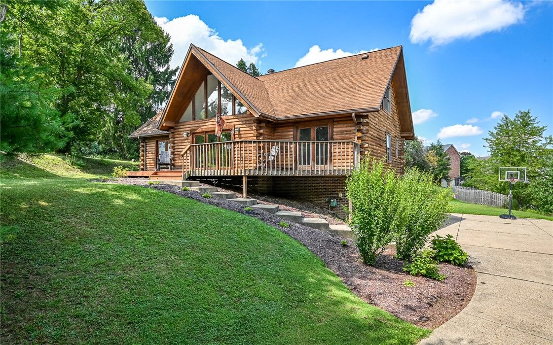 Property Photo:  707 Wexford Bayne Rd  PA 15090 
