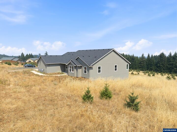 Property Photo:  16575 SE Woodland Heights Rd  OR 97101 
