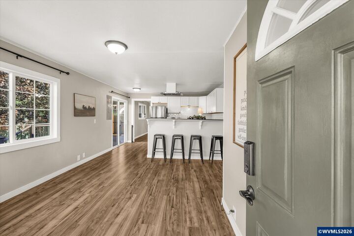 Property Photo: 1104 Caleb St OR 97325