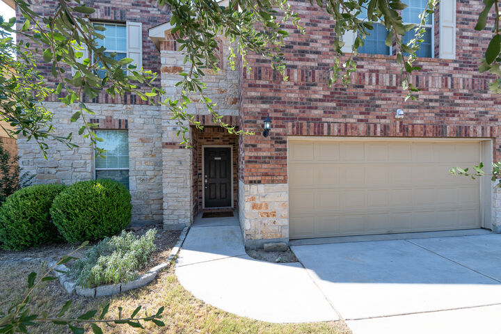 Property Photo: 305 Talon Grasp Trail TX 78641
