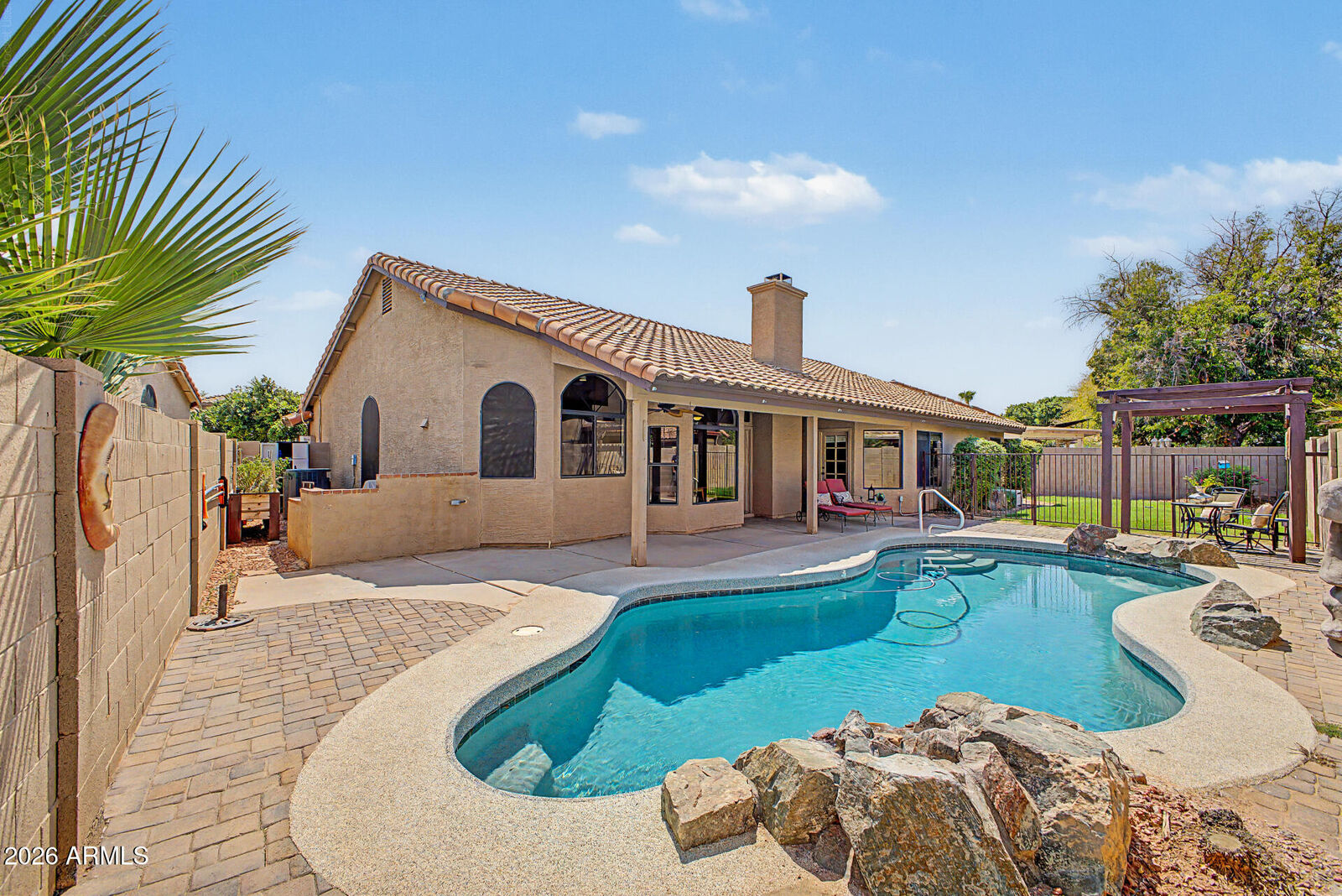 Property Photo: 233 N Cottonwood Drive AZ 85234