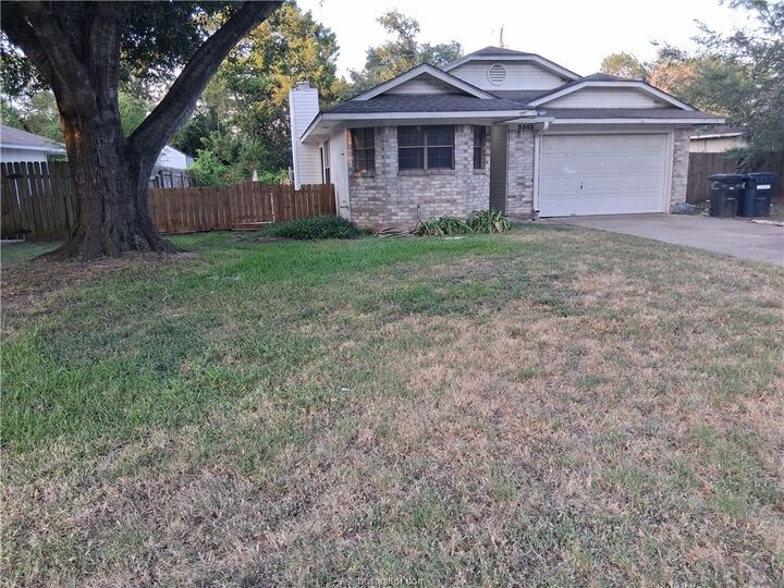 Property Photo: 3303 Dallis Drive TX 77845