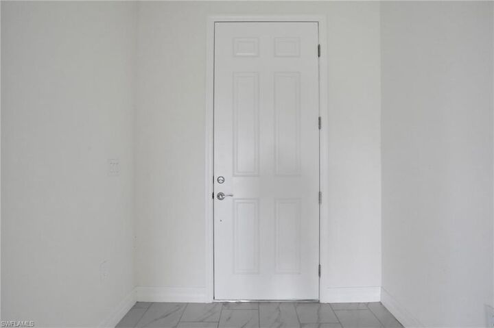Property Photo: 16880 Cottontail Cir FL 33982