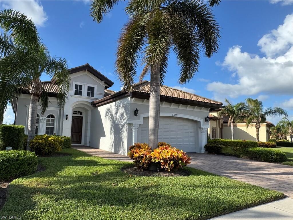 Property Photo: 6557 Caldecott Dr FL 34113