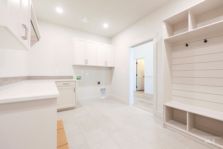 Property Photo:  7195 E Merlin Hawk Ct  ID 83686 