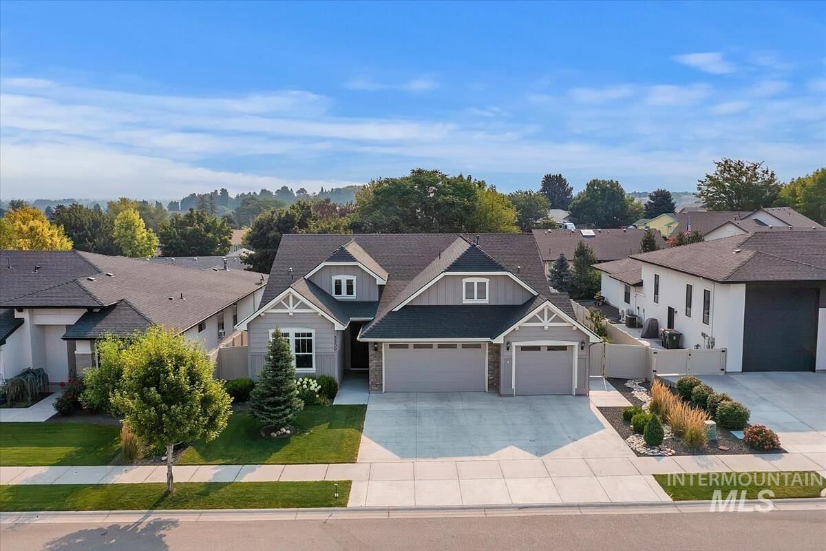 Property Photo:  3900 S Lone Pine Ave  ID 83642 