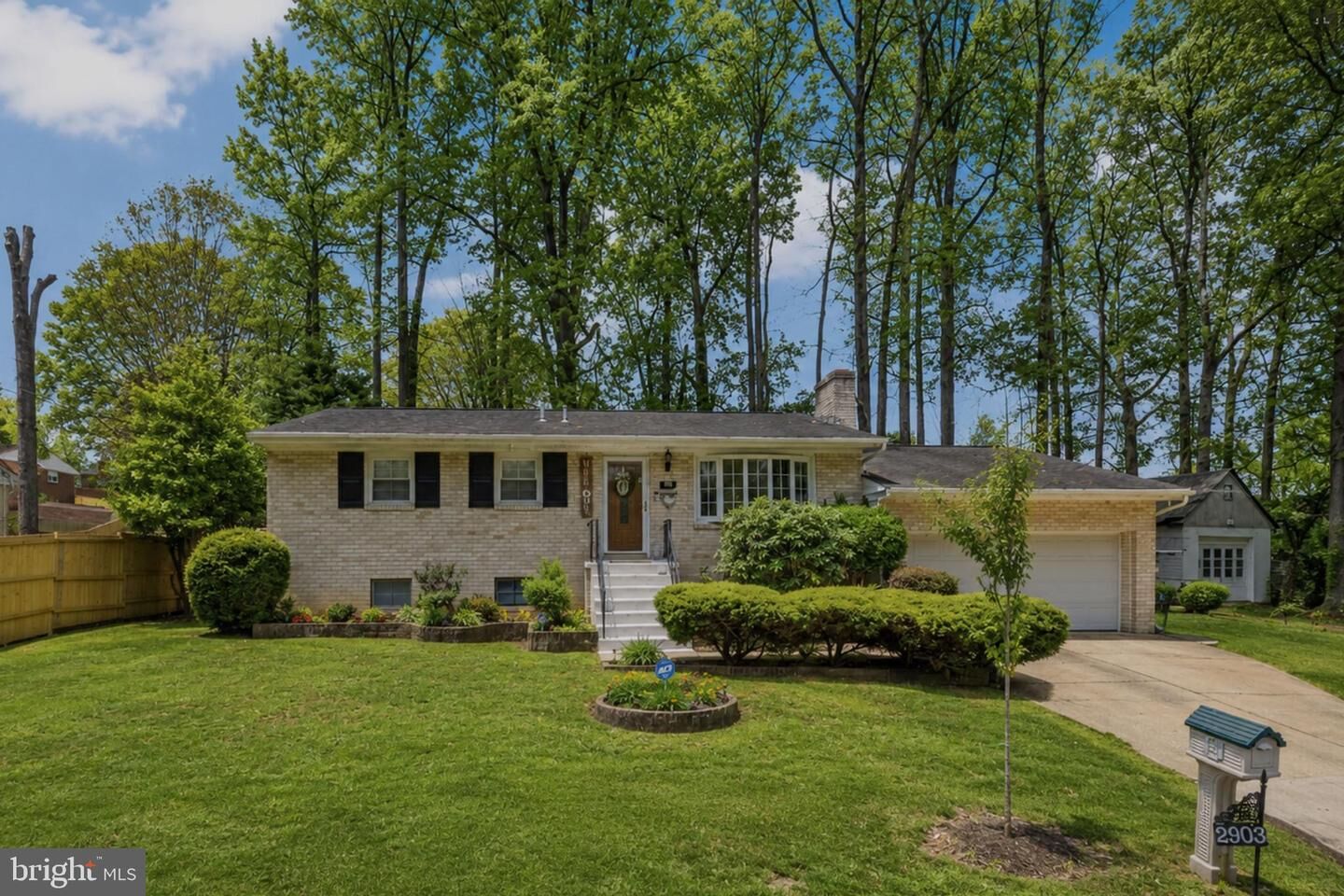 Property Photo: 2903 Kingsway Road MD 20744