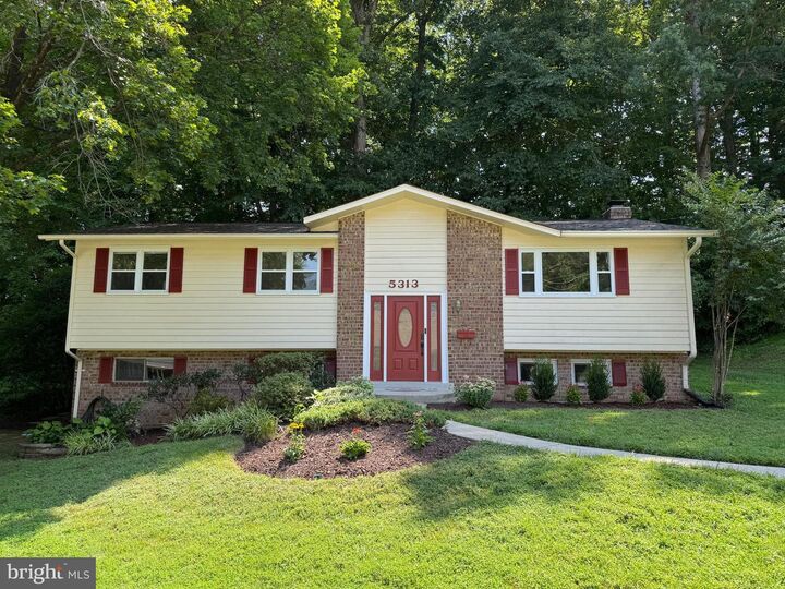 Property Photo:  5313 Weymouth Drive  VA 22151 