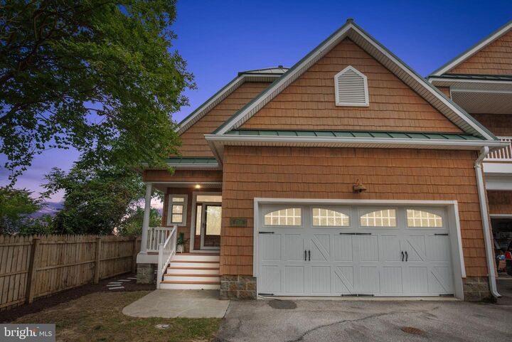 Property Photo: 17295 Oakwood Lodge Lane 6 MD 20674