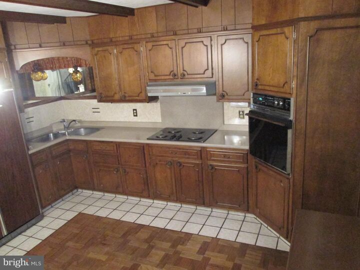 Property Photo:  1043 Walnut Street  PA 19601 