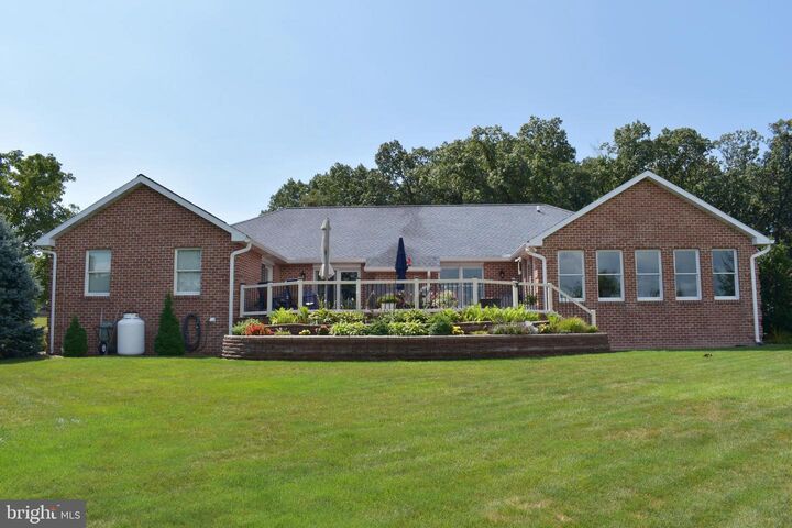 Property Photo:  1403 Majestic Drive  PA 17202 