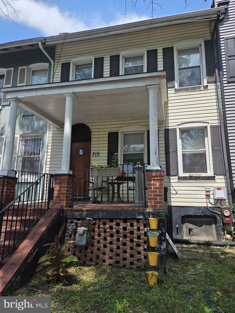 Property Photo:  715 Shepherd Street NW  DC 20011 