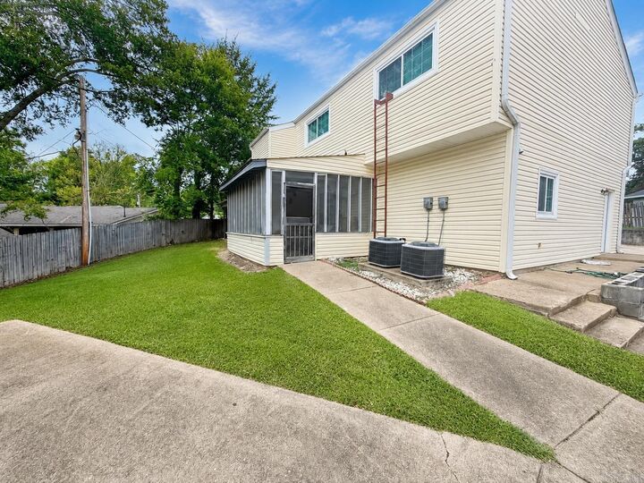 Property Photo:  1419 Hunter Street  AR 71923 