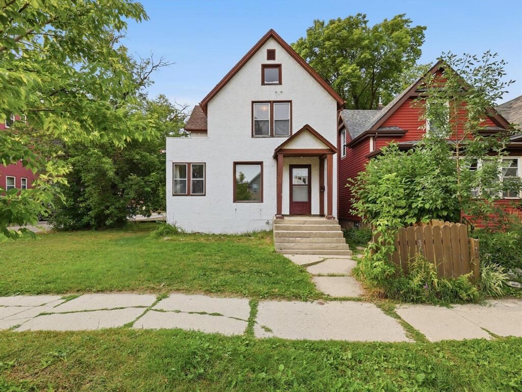 Property Photo:  255 Morley Avenue  MB R3L 0Y2 