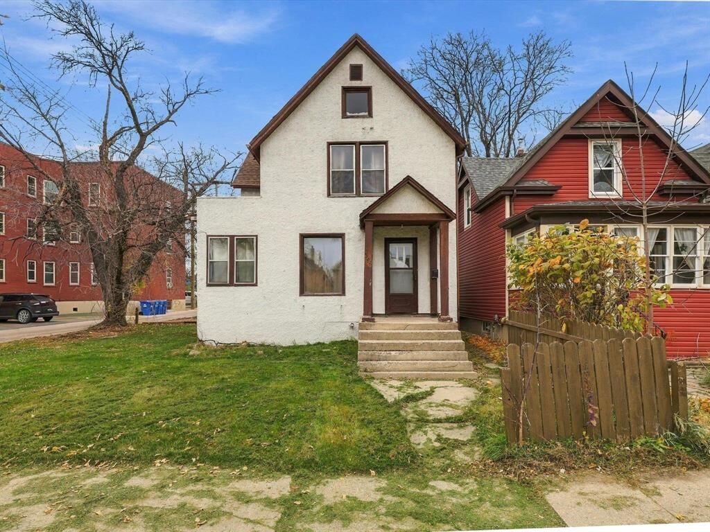 Property Photo:  255 Morley Avenue  MB R3L 0Y2 