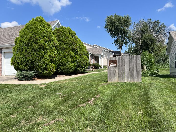 Property Photo: 12 N Cedar Lake E Dr MO 65203