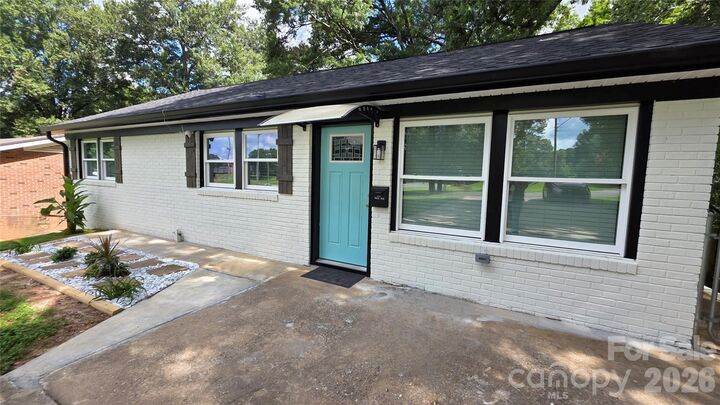 Property Photo:  513 E Ohio Avenue  NC 28016 