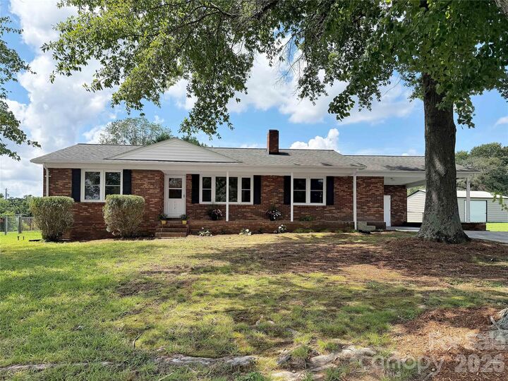 Property Photo:  112 Croft Drive  NC 28086 