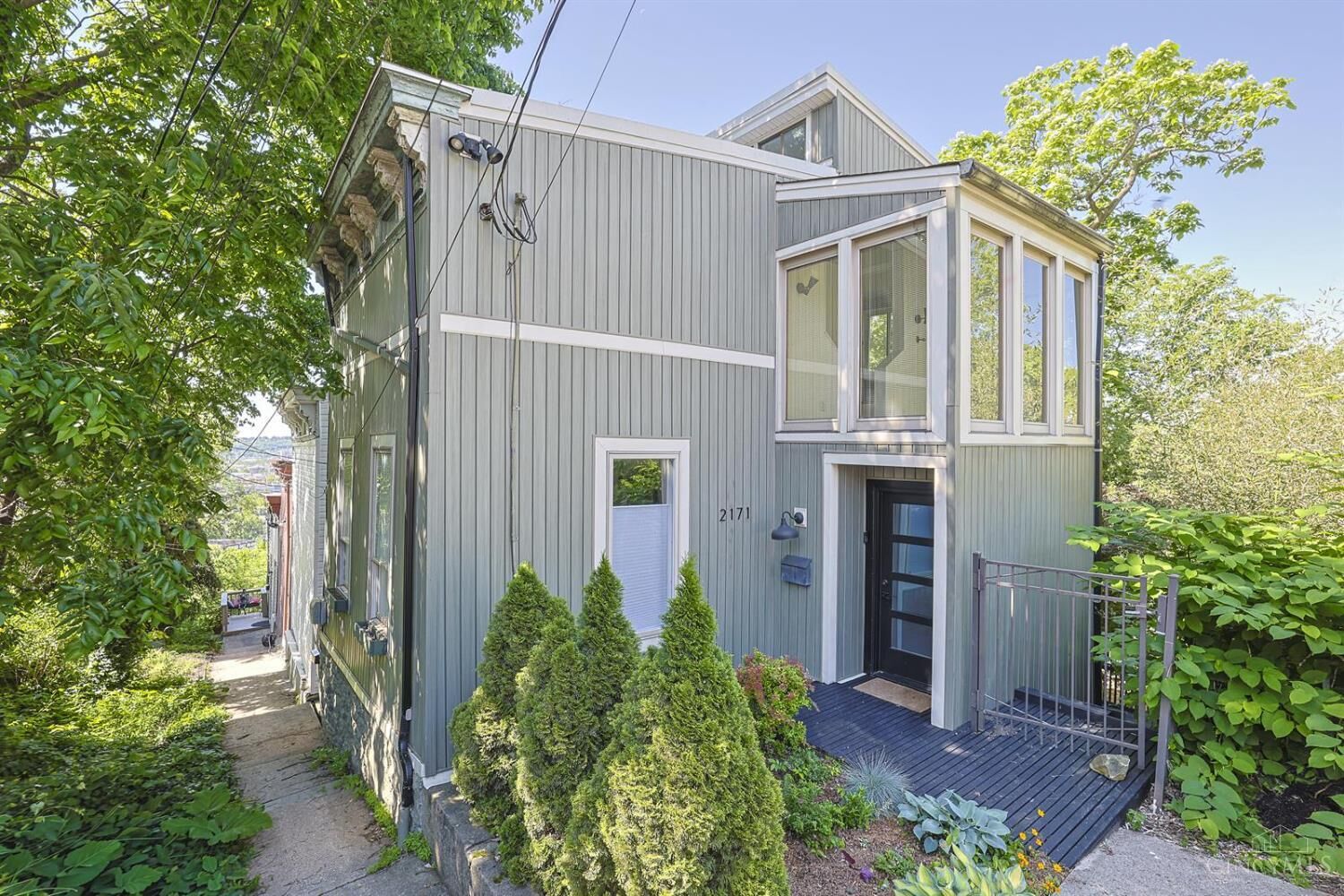 Property Photo: 2171 Sohn Street OH 45219